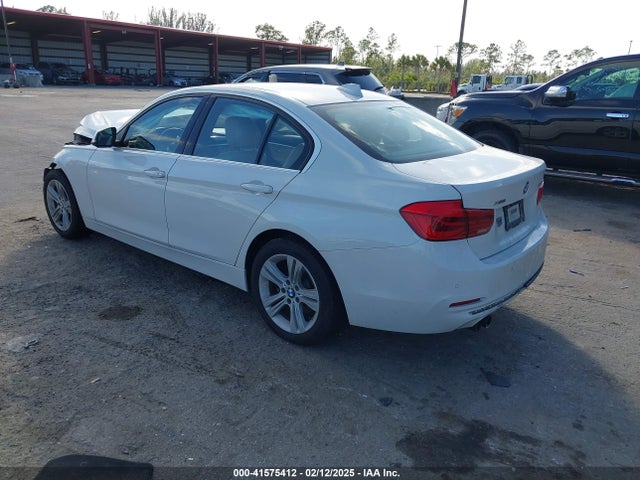 BMW 330i Xdrive 2017 WBA8D9C31HA011495 Image 3