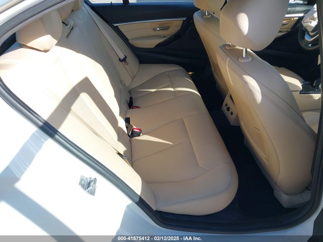 BMW 330i Xdrive 2017 WBA8D9C31HA011495 Image 8
