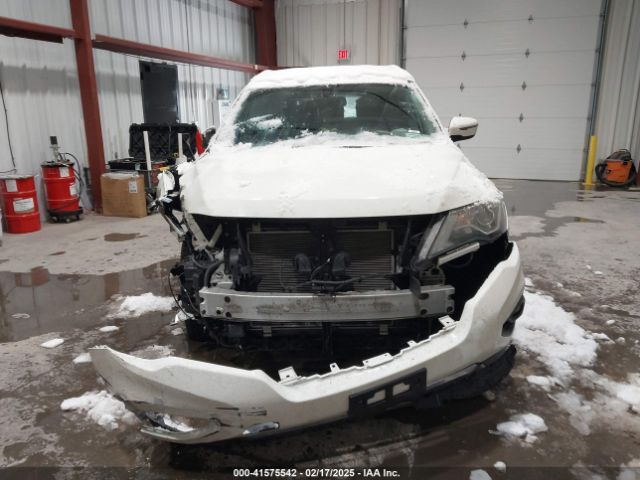 5N1DR2MMXJC604943 Nissan Pathfinder Sv
