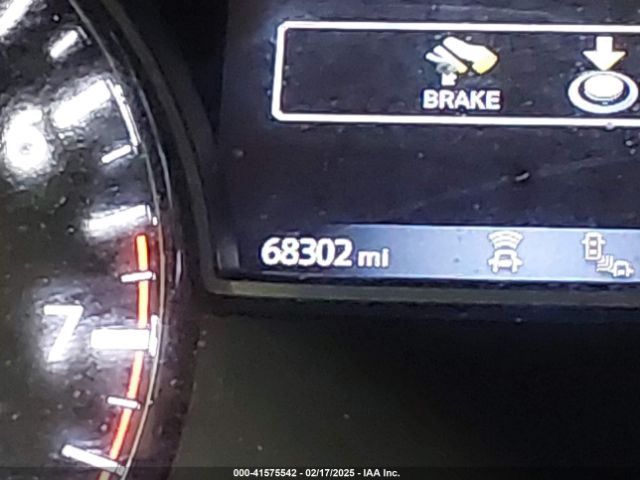5N1DR2MMXJC604943 Nissan Pathfinder Sv