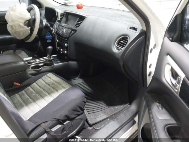 5N1DR2MMXJC604943 Nissan Pathfinder Sv