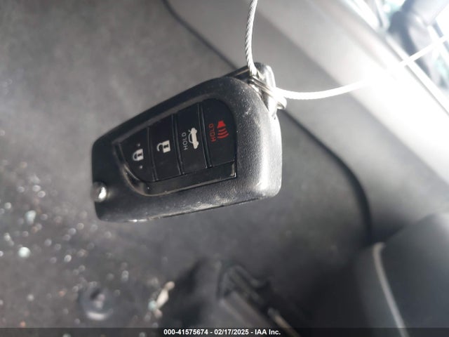 4T1G11AK8NU057270 Toyota CAMRY SE