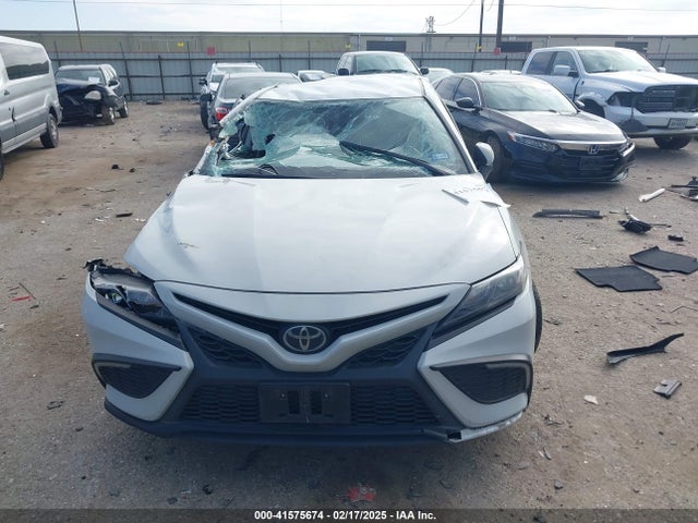 4T1G11AK8NU057270 Toyota CAMRY SE