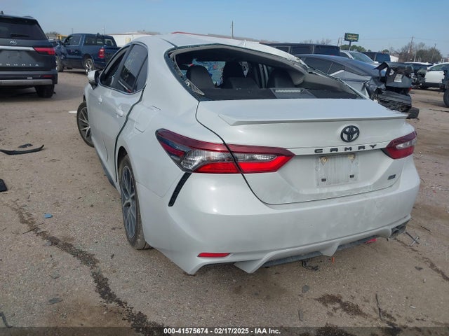4T1G11AK8NU057270 Toyota CAMRY SE