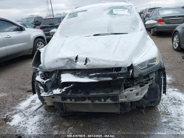 1FMCU9J94HUA31769 Ford Escape Titanium