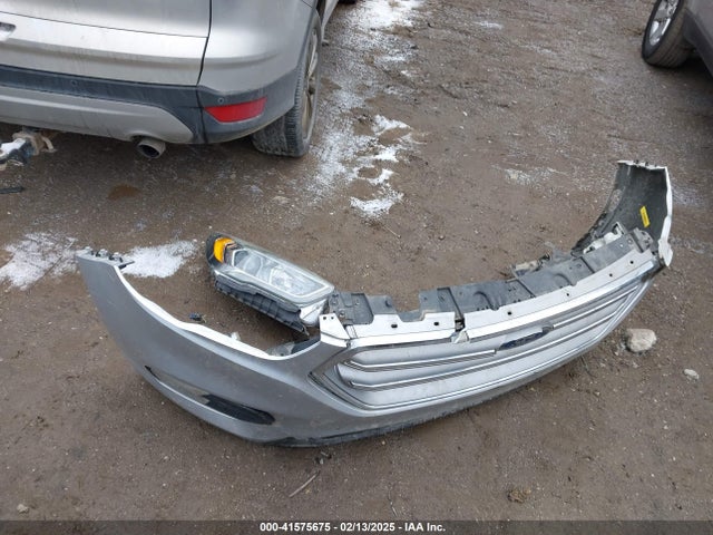 1FMCU9J94HUA31769 Ford Escape Titanium