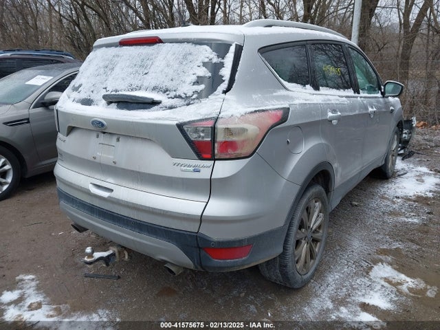 1FMCU9J94HUA31769 Ford Escape Titanium