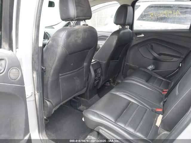 1FMCU9J94HUA31769 Ford Escape Titanium