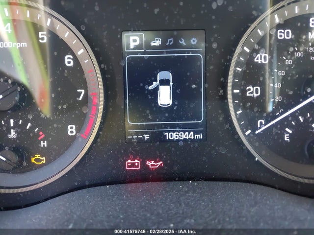 KM8J23A48HU254928 Hyundai TUCSON SE