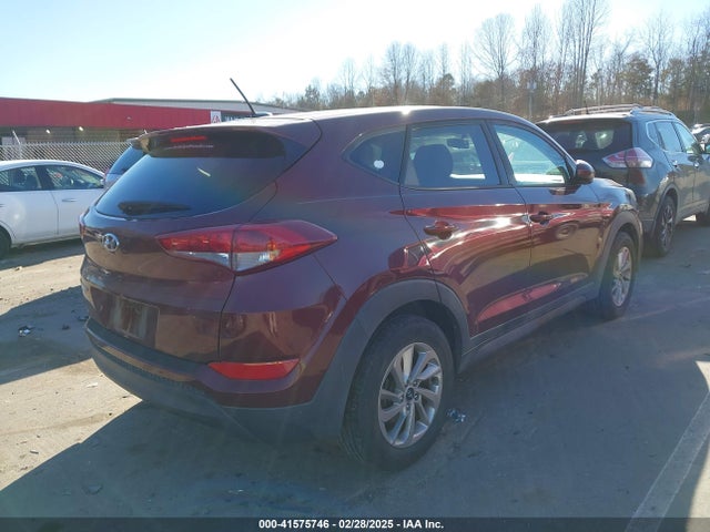 KM8J23A48HU254928 Hyundai TUCSON SE