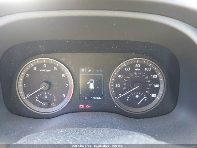 KM8J23A48HU254928 Hyundai TUCSON SE
