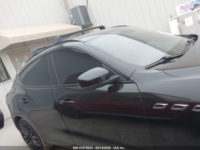 ZN661YUS0KX335883 Maserati Levante S Gransport