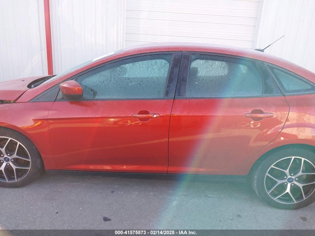 Ford FOCUS SE 2018 1FADP3FE8JL310324 Image 14