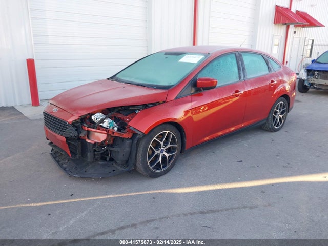 Ford FOCUS SE 2018 1FADP3FE8JL310324 Image 2