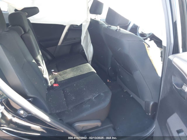Toyota RAV4 LE 2015 2T3BFREV1FW395519 Image 8