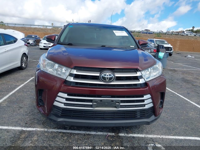 Toyota Highlander Le 2018 5TDZARFH8JS039813 Image 12