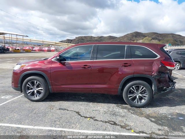 Toyota Highlander Le 2018 5TDZARFH8JS039813 Image 14