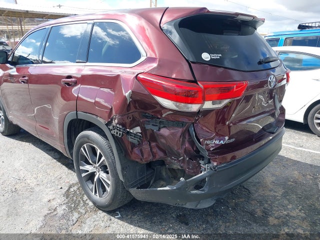 Toyota Highlander Le 2018 5TDZARFH8JS039813 Image 6