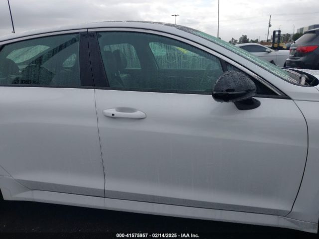 5XXG44J89PG176701 KIA K5 Gt
