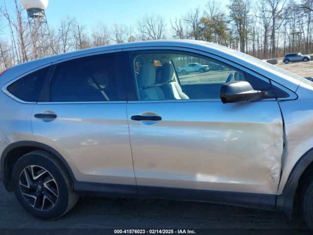 5J6RM3H43GL027586 Honda CR-V SE