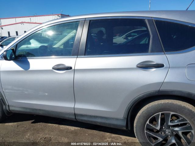 5J6RM3H43GL027586 Honda CR-V SE