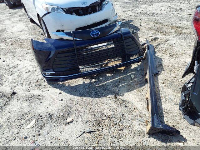 5TDJRKEC0RS220788 Toyota SIENNA XLE