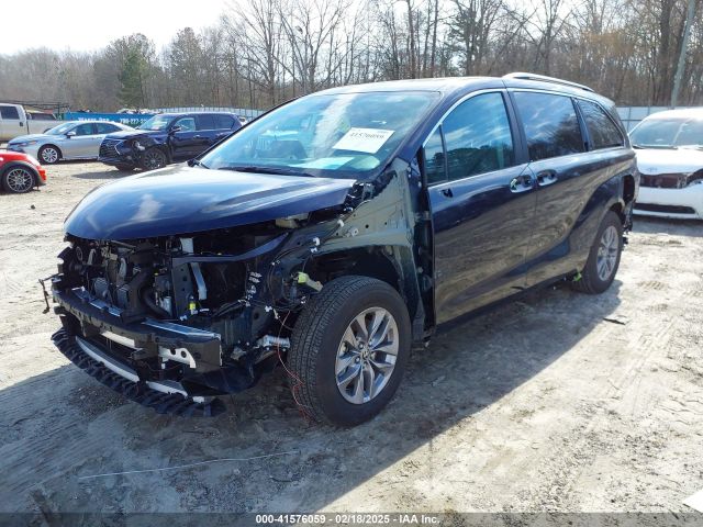 5TDJRKEC0RS220788 Toyota SIENNA XLE