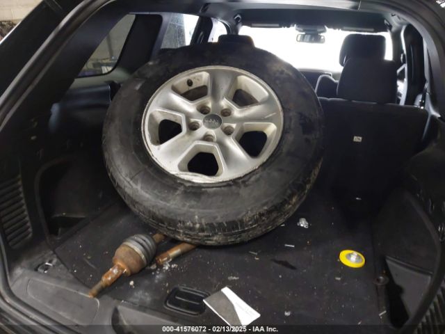 1C4RJFAG3GC303866 Jeep Grand Cherokee Laredo