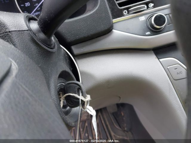 KMHD74LF1HU094670 Hyundai ELANTRA SE