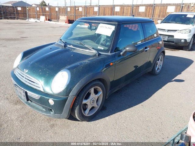 2006 MINI COOPER WMWRC33526TK70066 Photo 1