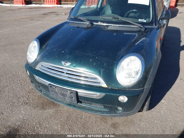 2006 MINI COOPER WMWRC33526TK70066 Photo 5