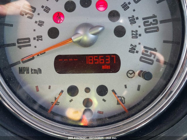 2006 MINI COOPER WMWRC33526TK70066 Photo 6