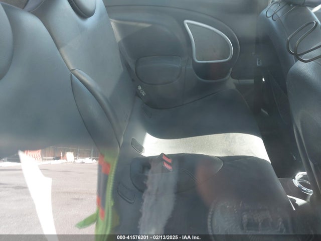 2006 MINI COOPER WMWRC33526TK70066 Photo 7