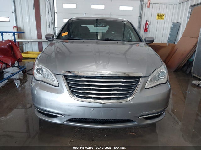 Chrysler 200 Touring 2014 1C3CCBBB0EN107711 Image 12