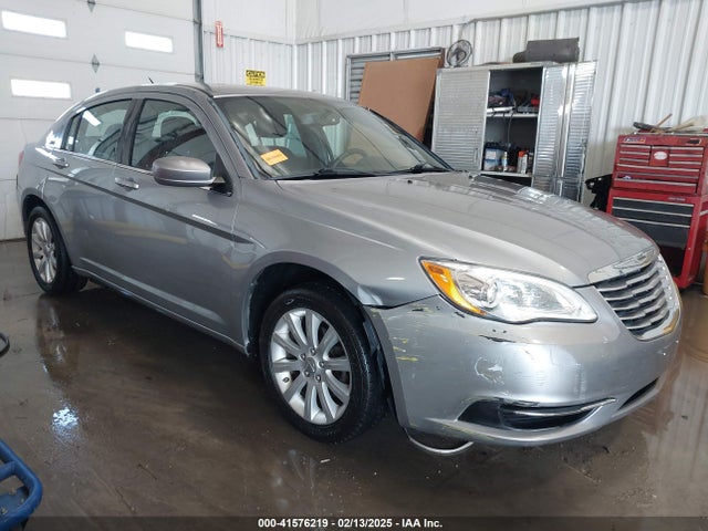 Chrysler 200 Touring 2014 1C3CCBBB0EN107711 Image 13