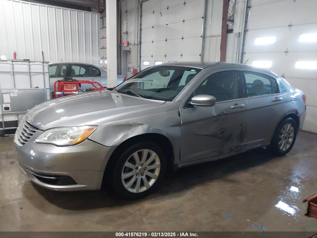 Chrysler 200 Touring 2014 1C3CCBBB0EN107711 Image 14