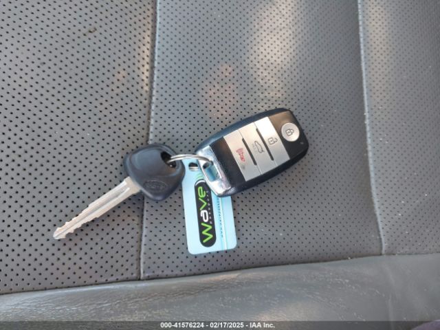 KNAFZ4A80E5086123 KIA FORTE EX