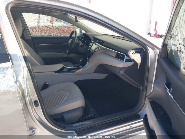 4T1B11HK9JU553348 Toyota CAMRY SE