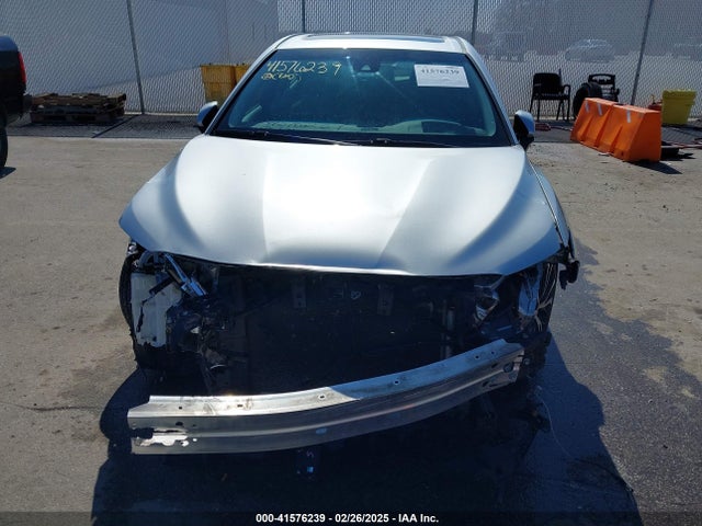 4T1B11HK9JU553348 Toyota CAMRY SE