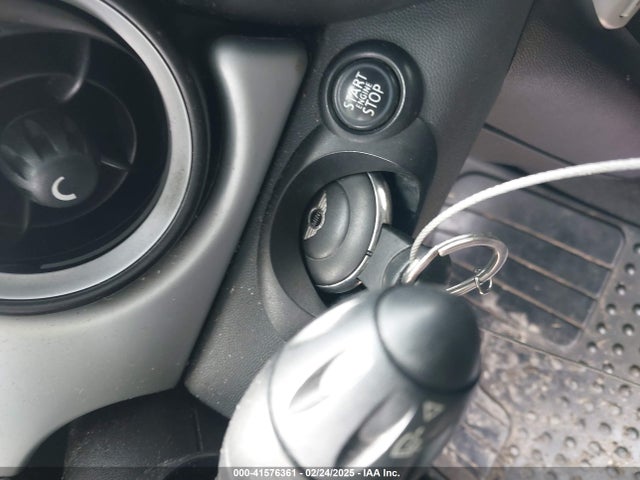 2008 MINI COOPER CLUBMAN WMWML33528TN66475 Photo 10