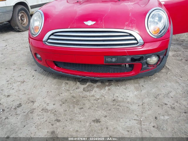 2008 MINI COOPER CLUBMAN WMWML33528TN66475 Photo 5
