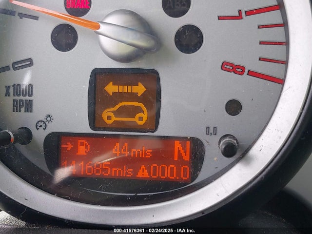 2008 MINI COOPER CLUBMAN WMWML33528TN66475 Photo 6