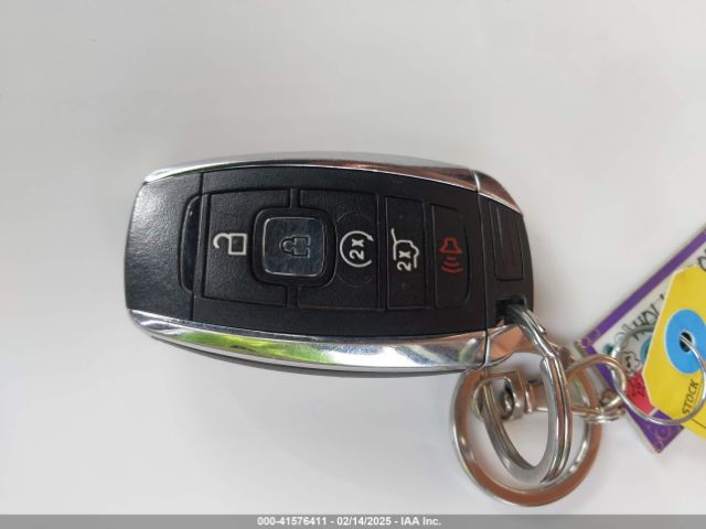 5LMJJ3LT7KEL03574 Lincoln Navigator L Reserve