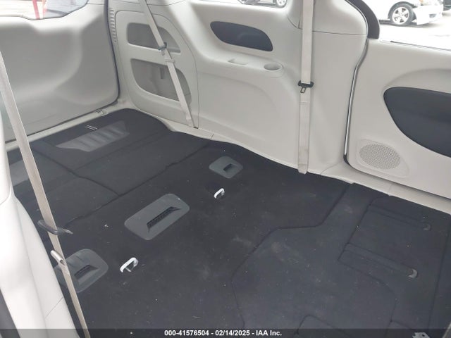 Chrysler Pacifica Touring L 2023 2C4RC1BG5PR607607 Image 8