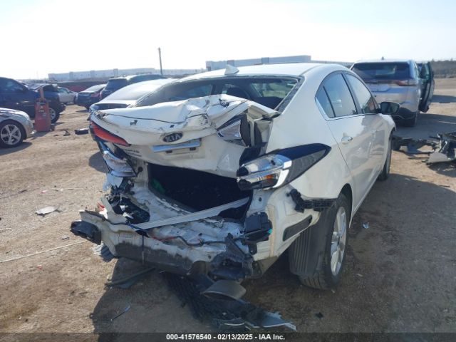 3KPFL4A71HE027263 KIA FORTE S
