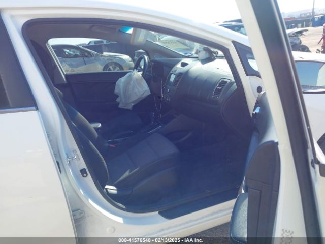 3KPFL4A71HE027263 KIA FORTE S