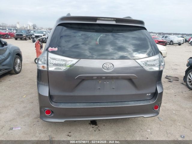 5TDXK3DC8FS652966 Toyota Sienna Se 8 Passenger