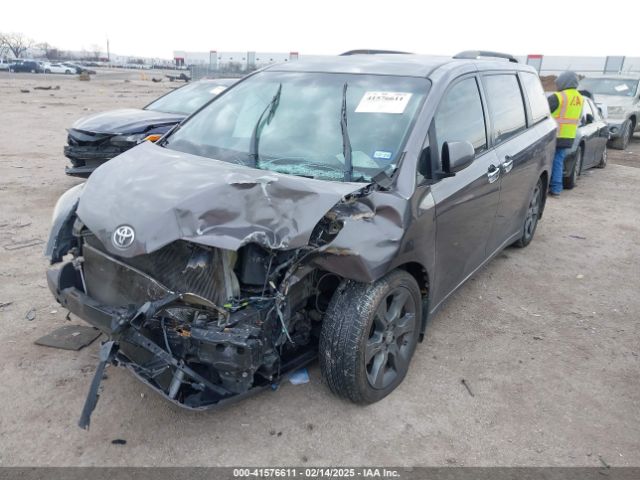 5TDXK3DC8FS652966 Toyota Sienna Se 8 Passenger