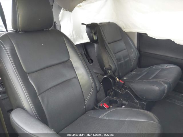 5TDXK3DC8FS652966 Toyota Sienna Se 8 Passenger