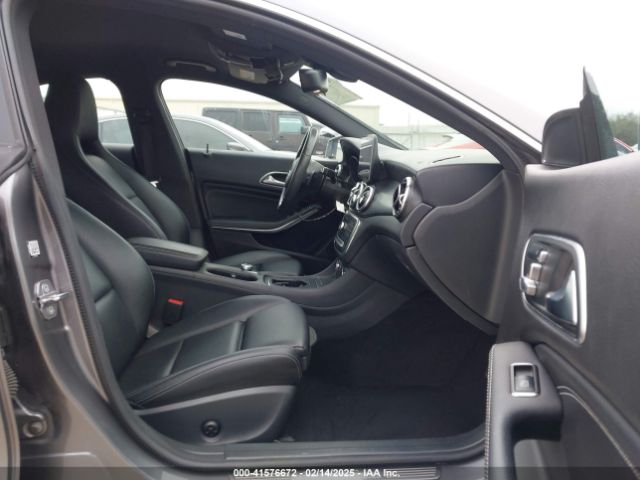 WDDSJ4EB6KN757732 Mercedes-Benz CLA 250